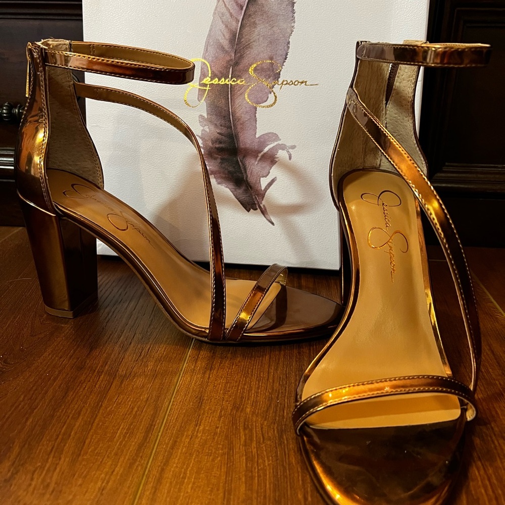 Size 9 Jessica Simpson Sloyan Bronze metallic heels